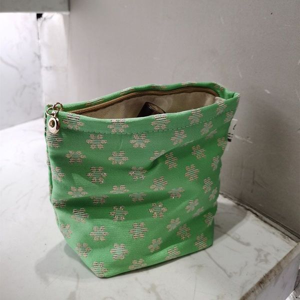 111-133New Women's …