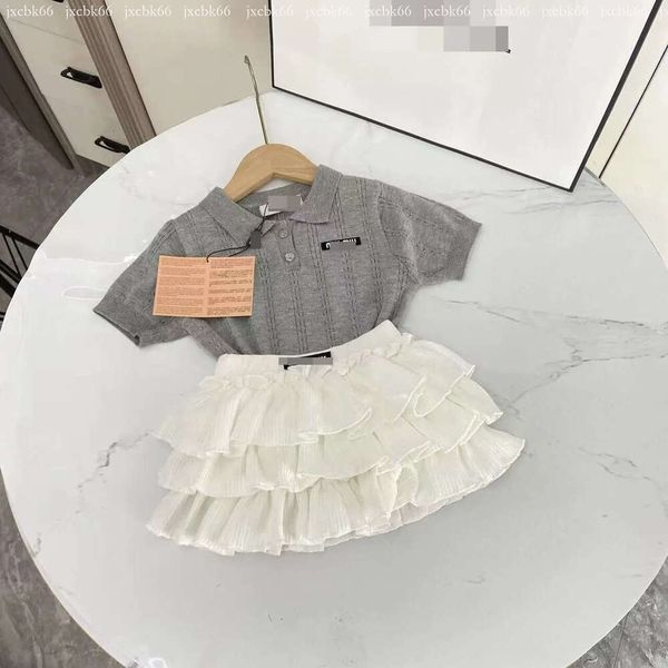 New style Lady style Children Clothing sets girls lapel short sleeve knitting polo shirt with white falblala tutu skirts 2pcs Summer kids princess outfits S4326
New style Lady style Children Clothing sets girls lapel short sleeve knitting polo shirt with white falblala tutu skirts 2pcs Summer kids princess outfits S4326