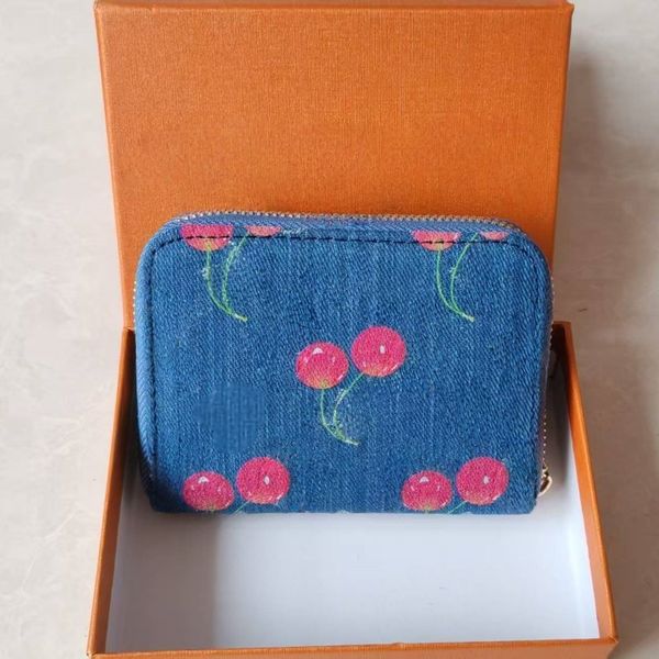 Fashion designer wallets luxury womens short purses embossed flower letters credit card holders ladies plaid money clutch bags with box and dustbag high65651, Red
Fashion designer wallets luxury womens short purses embossed flower letters credit card holders ladies plaid money clutch bags with box and dustbag high65651, Red