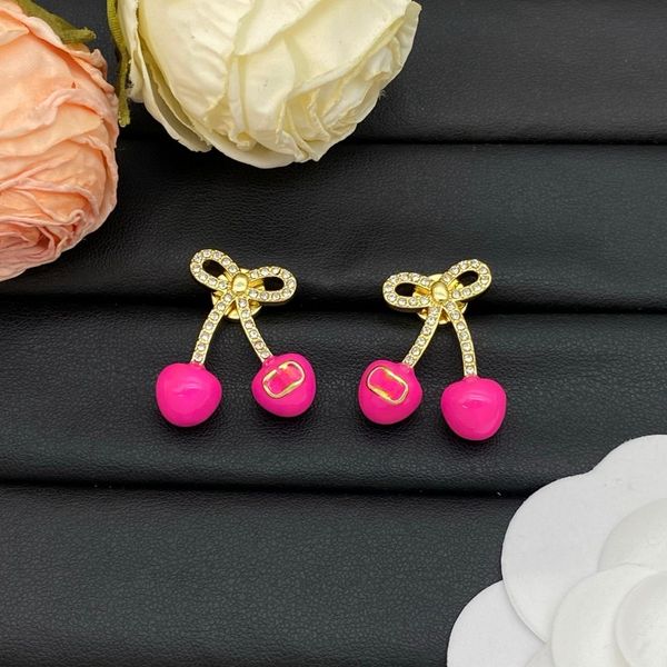 Design-inspired earrings Cute Gold Plated Silver Luxury Designers Letter Stud Famous Women Crystal Rhinestone Earring Wedding Party Diamond Entertainment value
Design-inspired earrings Cute Gold Plated Silver Luxury Designers Letter Stud Famous Women Crystal Rhinestone Earring Wedding Party Diamond Entertainment value