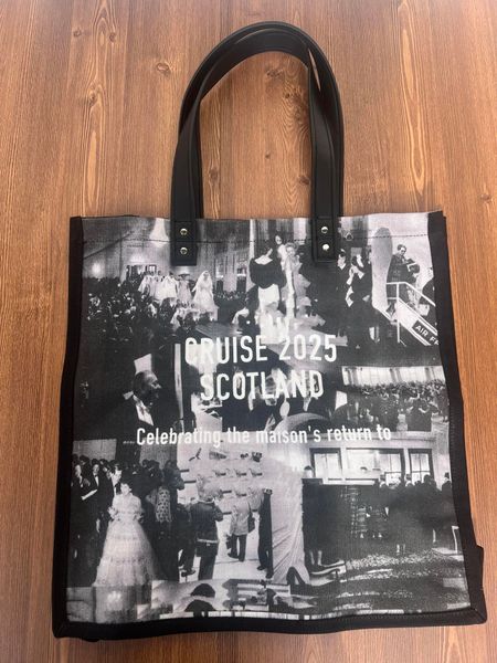 Designer Canvas tote bag Beach Casual Handbag with Leather Handle for Travelling Shopping Gym Eco-friendly Bag
Designer Canvas tote bag Beach Casual Handbag with Leather Handle for Travelling Shopping Gym Eco-friendly Bag