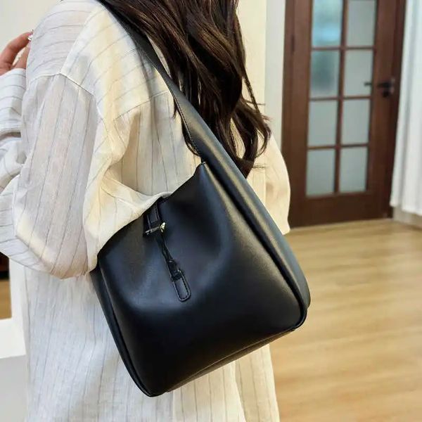 2025 Bucket Underar… - image