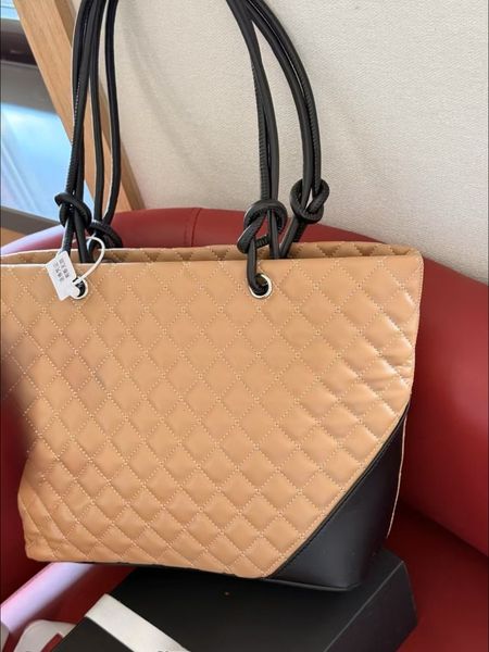 Fashion Luxury Shopping Bags Women Handbags Designer Purses Shoulder Bag Large Capacity Wallets Flowers CN25030201, White
Fashion Luxury Shopping Bags Women Handbags Designer Purses Shoulder Bag Large Capacity Wallets Flowers CN25030201, White