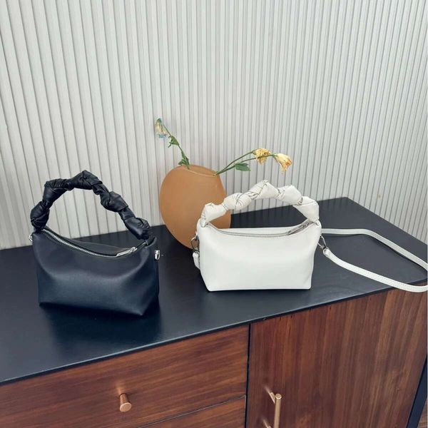 Mirror Classic Black White Solid Color High Quality Soft Cowhide Knot Design Female Elegant Handheld Cloud Bag Diagonal Purse
Mirror Classic Black White Solid Color High Quality Soft Cowhide Knot Design Female Elegant Handheld Cloud Bag Diagonal Purse