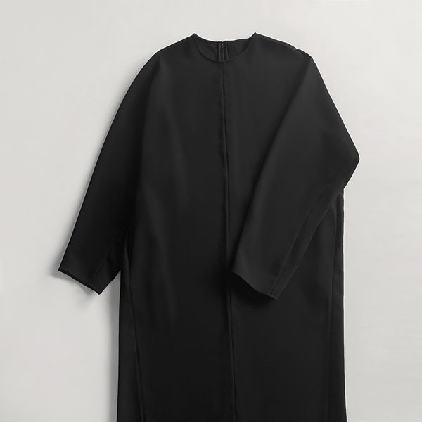 (265) Easy-to-care drapey black vinegar blend loose maxi dress with round neck and double pockets