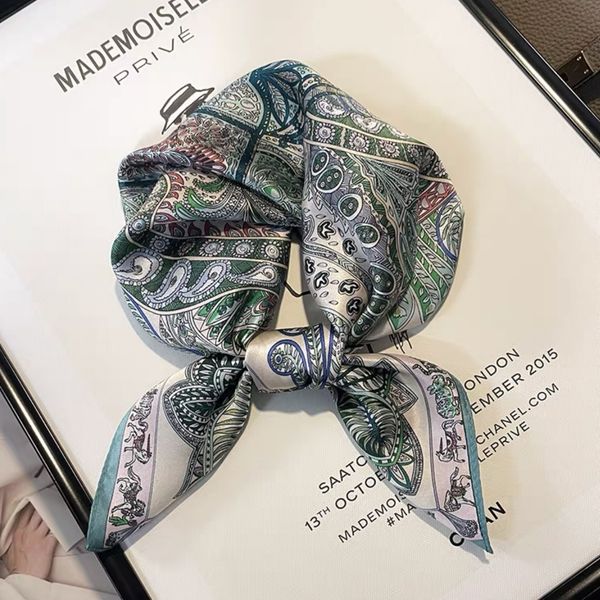 New European and American style all-match decorative silk small square scarf --837096
New European and American style all-match decorative silk small square scarf --837096