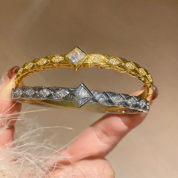 Fashion Wedding Bracelets Designer Bangle Plated Gold Bracelet Women Diamond Bracelet Designer Jewlery
Fashion Wedding Bracelets Designer Bangle Plated Gold Bracelet Women Diamond Bracelet Designer Jewlery