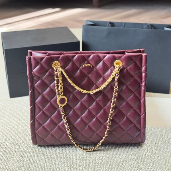 2025 Diamond Totes Designer Bag Woman Tote Bag Shoulder Chain Bags Fashion Purse Large Capacity Leather 4 Color, Black(34*30cm)
2025 Diamond Totes Designer Bag Woman Tote Bag Shoulder Chain Bags Fashion Purse Large Capacity Leather 4 Color, Black(34*30cm)