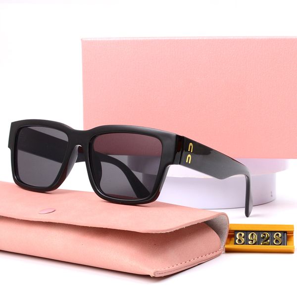 Luxury Designer sunglasses Outdoor Beach Sunglasses Classic square-framed sunglasses Women's glasses High quality sunglasses
Luxury Designer sunglasses Outdoor Beach Sunglasses Classic square-framed sunglasses Women's glasses High quality sunglasses