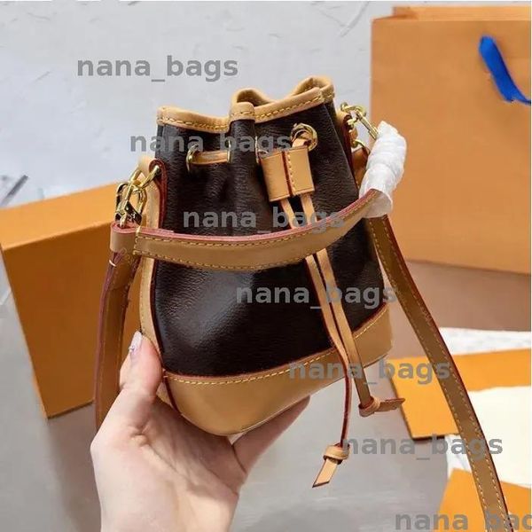 Designer Mini Bucket Bag NANO NOE Leather Shoulder Crossbody Bags Retro Handbags Luxurys Small Totes Women Purse Wallet Embossing Totes BFD2503141, Brown
Designer Mini Bucket Bag NANO NOE Leather Shoulder Crossbody Bags Retro Handbags Luxurys Small Totes Women Purse Wallet Embossing Totes BFD2503141, Brown