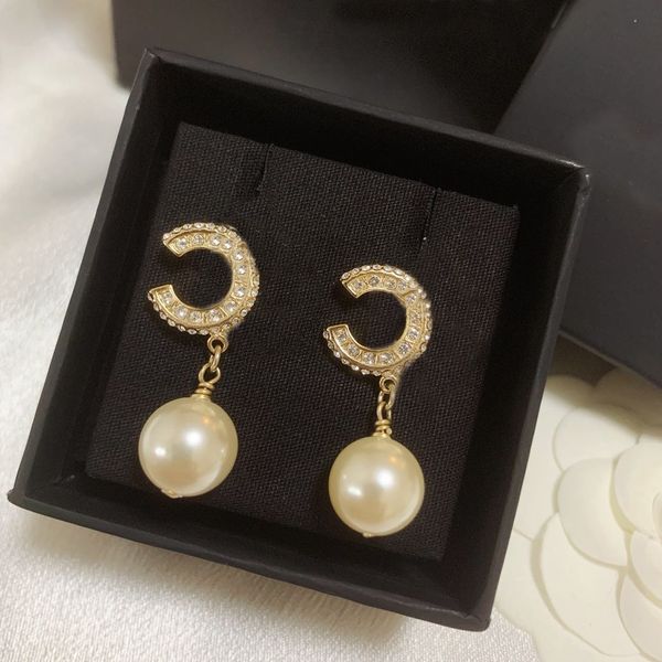 Designer Luxury Stud Earrings For Women Letter Wedding Earrings Party Jewerlry Gift Accessories
Designer Luxury Stud Earrings For Women Letter Wedding Earrings Party Jewerlry Gift Accessories