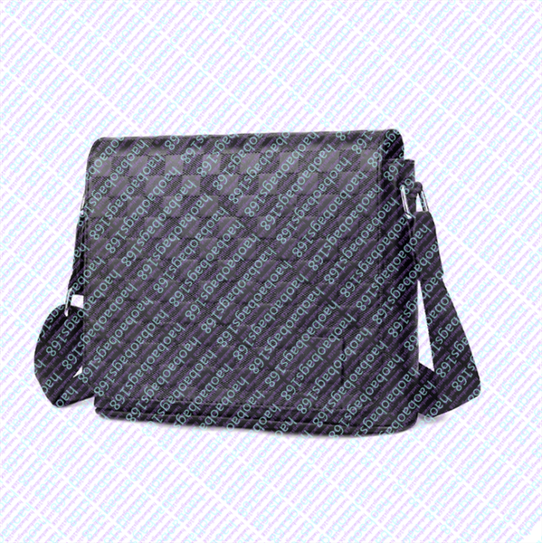 Mens satchel Embossed Messenger bag Womens Luxury Mini DISTRICT tote handbags clutch bag Mens Designer Leather flap crossbody shoulder envelope bags, T15
Mens satchel Embossed Messenger bag Womens Luxury Mini DISTRICT tote handbags clutch bag Mens Designer Leather flap crossbody shoulder envelope bags, T15
