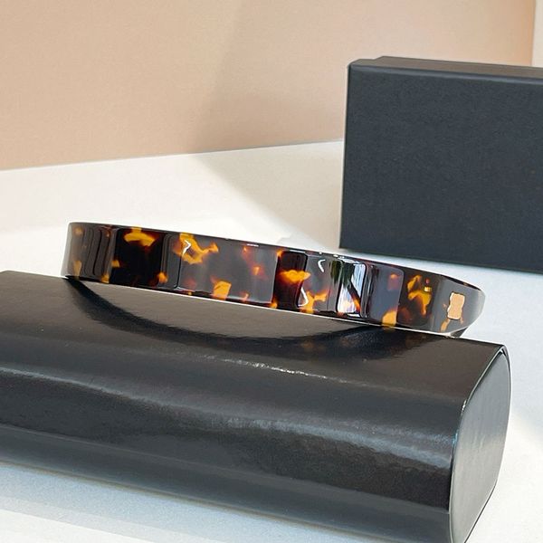 25SS Men Tortoise Blade Sunglasses Designer Narrow Frame Rectangular Glasses BB04337 Outdoor Hip Hop Style Wearing Eyewear 100% UVA/UVB Protection
25SS Men Tortoise Blade Sunglasses Designer Narrow Frame Rectangular Glasses BB04337 Outdoor Hip Hop Style Wearing Eyewear 100% UVA/UVB Protection
