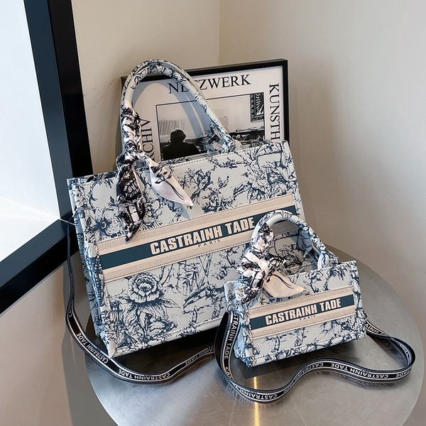 Free shipping 2025 new designer Shoulder Bags embroidery Fashionable commuting large capacity underarm bag handbag, Camel
Free shipping 2025 new designer Shoulder Bags embroidery Fashionable commuting large capacity underarm bag handbag, Camel