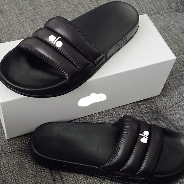 2025 new Designer Fashion Slipper Sliders Slides Sandals Slippers For Men Women Hot Unisex Pool Beach Flip Flops Size 35-41 Free Shipping, Black
2025 new Designer Fashion Slipper Sliders Slides Sandals Slippers For Men Women Hot Unisex Pool Beach Flip Flops Size 35-41 Free Shipping, Black