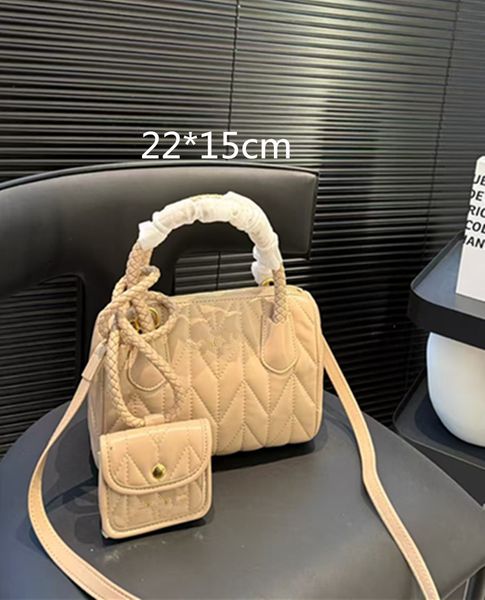 Leather pleated armpit bag handbag designer bags crossbody bag practical versatile women 10A, No2
Leather pleated armpit bag handbag designer bags crossbody bag practical versatile women 10A, No2