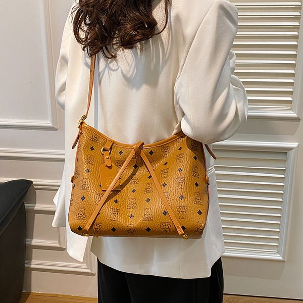 Tote Ladies large capacity underarm stylish atmosphere commuter shoulder bag casual everything, Brown
Tote Ladies large capacity underarm stylish atmosphere commuter shoulder bag casual everything, Brown