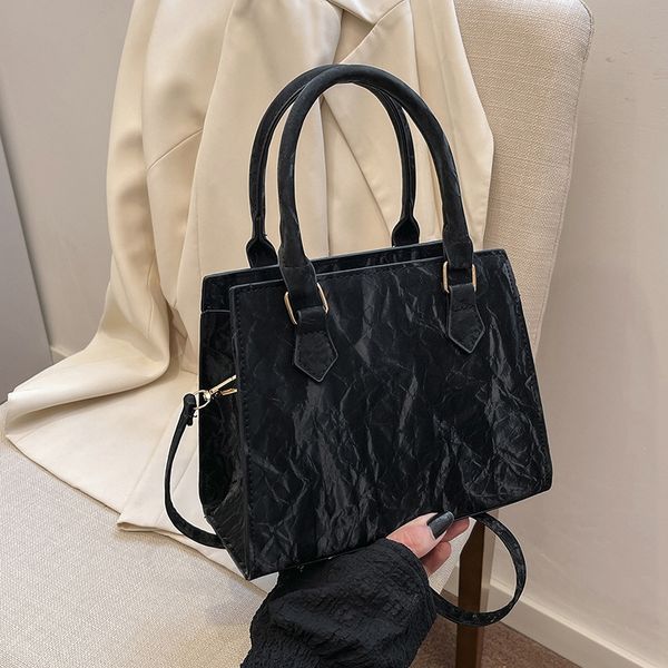 Free shipping Fashion niche design folding hand small square retro fashion texture single shoulder crossbody bag, Black 
Free shipping Fashion niche design folding hand small square retro fashion texture single shoulder crossbody bag, Black