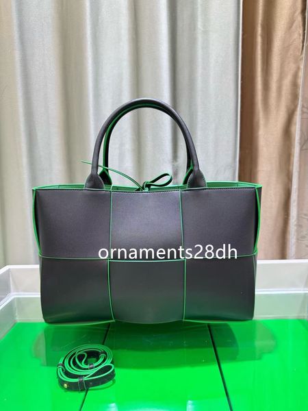 Luxury designer bag tote bag handbag Shoulder bag intrecciato weaving hand bag Genuine Leather totes lady's designer crossbody bag working bag shopping bag wallet, A1
Luxury designer bag tote bag handbag Shoulder bag intrecciato weaving hand bag Genuine Leather totes lady's designer crossbody bag working bag shopping bag wallet, A1