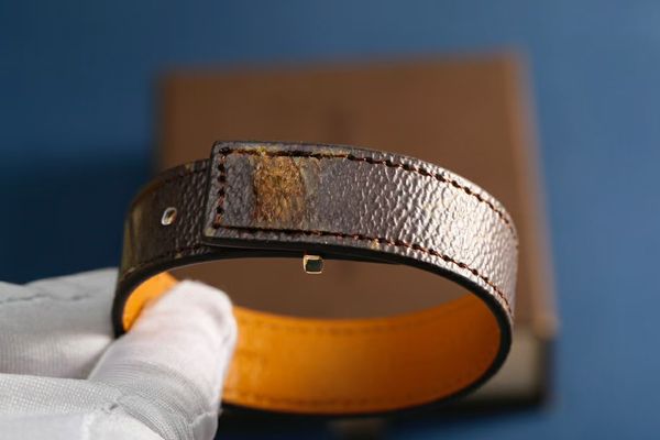 Luxury Mens Jewelry Box Leather Bracelet: High-End Unisex Cuff with Premium Gift Box - Ideal Luxury Couple Bracelets
Luxury Mens Jewelry Box Leather Bracelet: High-End Unisex Cuff with Premium Gift Box - Ideal Luxury Couple Bracelets
