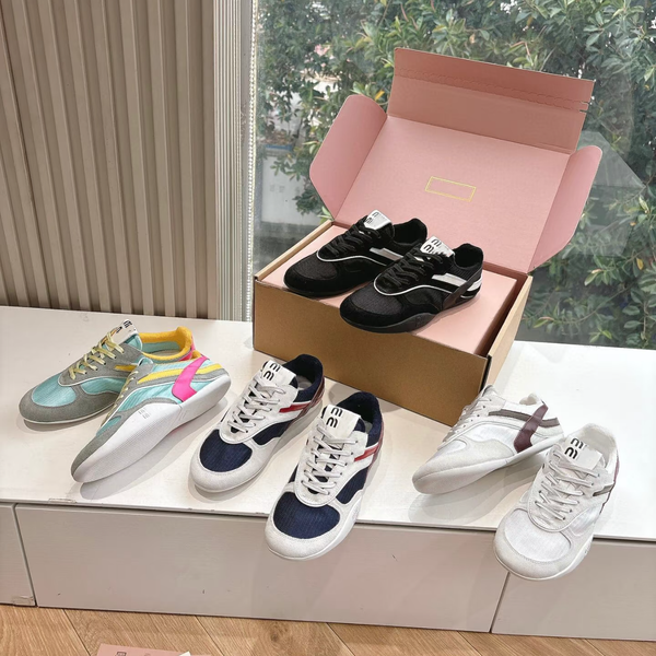 2025 new model Designer Casual Vintage Gymnasium technical fabric and suede sneakers Classic Original Trainers Candy colored casual shoes