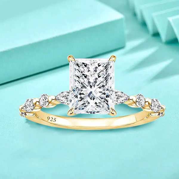 925 Sterling Silver Ring with Moissanite, Elegant Design, Timeless Luxury Jewelry
925 Sterling Silver Ring with Moissanite, Elegant Design, Timeless Luxury Jewelry