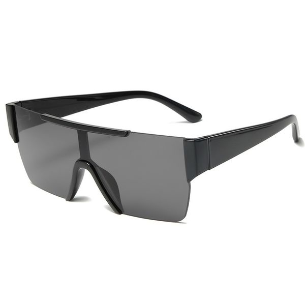 Designer sunglasses New one-piece large frame sunglasses for European and American fashion shows gradient color for men and women
Designer sunglasses New one-piece large frame sunglasses for European and American fashion shows gradient color for men and women
