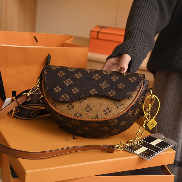 Free Shipping new designer Shoulder Bags for womens Fashion Bag classical Handbag messenger fashionable woman crossbody Underarm bag dh493866b, Color 2
Free Shipping new designer Shoulder Bags for womens Fashion Bag classical Handbag messenger fashionable woman crossbody Underarm bag dh493866b, Color 2