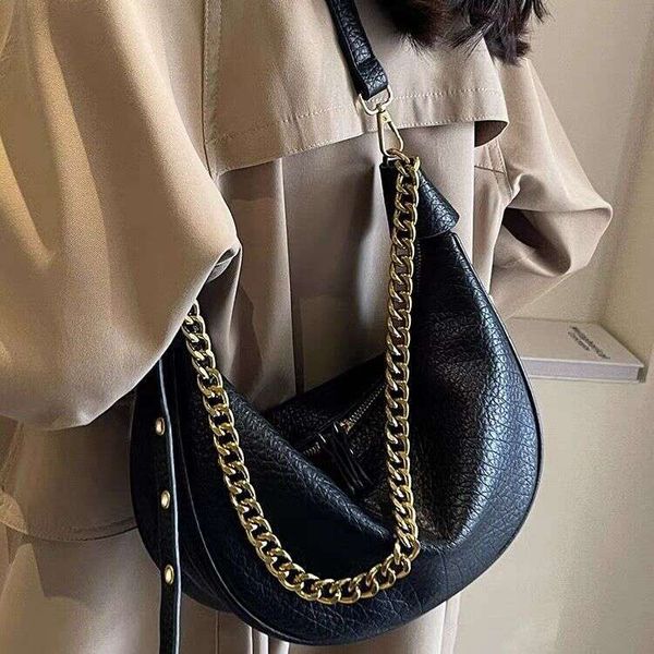 Large capacity for women 2025 new high-end texture niche autumn and winter versatile shoulder chain dumpling bag, White
Large capacity for women 2025 new high-end texture niche autumn and winter versatile shoulder chain dumpling bag, White