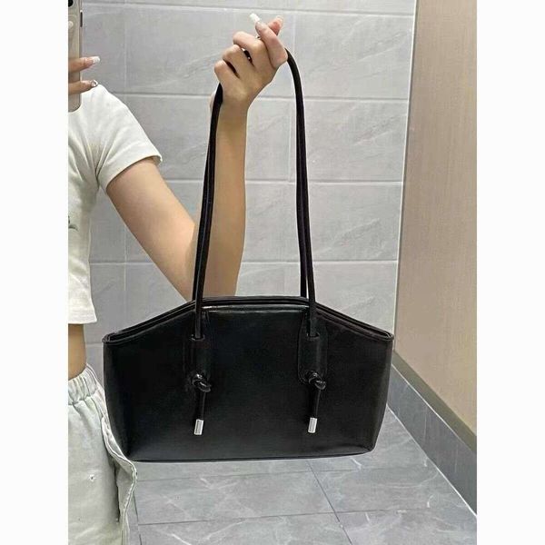Bag for women 2025 new style popular this year super hot armpit bag high-end sense niche fashion commuting shoulder bag, Black
Bag for women 2025 new style popular this year super hot armpit bag high-end sense niche fashion commuting shoulder bag, Black