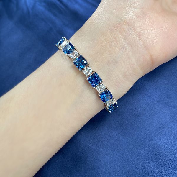 New 925 Sterling Silver Fashion Blue Simulated Diamond Bracelet for Women Elegant Ice Flower Design Luxury Gift Choice
New 925 Sterling Silver Fashion Blue Simulated Diamond Bracelet for Women Elegant Ice Flower Design Luxury Gift Choice