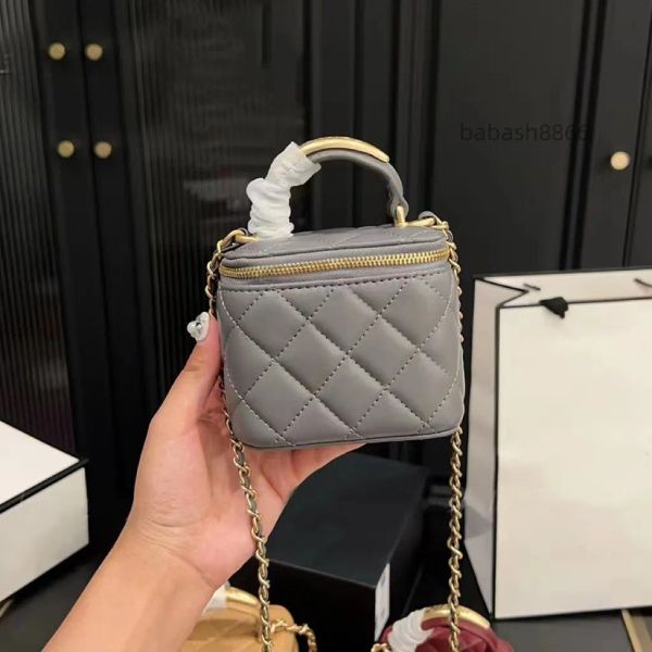 Womens Classic Mini Vanity With Chain Box Trunk Bags Crush Gold Ball Crossbody Shoulder Designer Handbags Tiny Cosmetic Case For Women CM, Red
Womens Classic Mini Vanity With Chain Box Trunk Bags Crush Gold Ball Crossbody Shoulder Designer Handbags Tiny Cosmetic Case For Women CM, Red