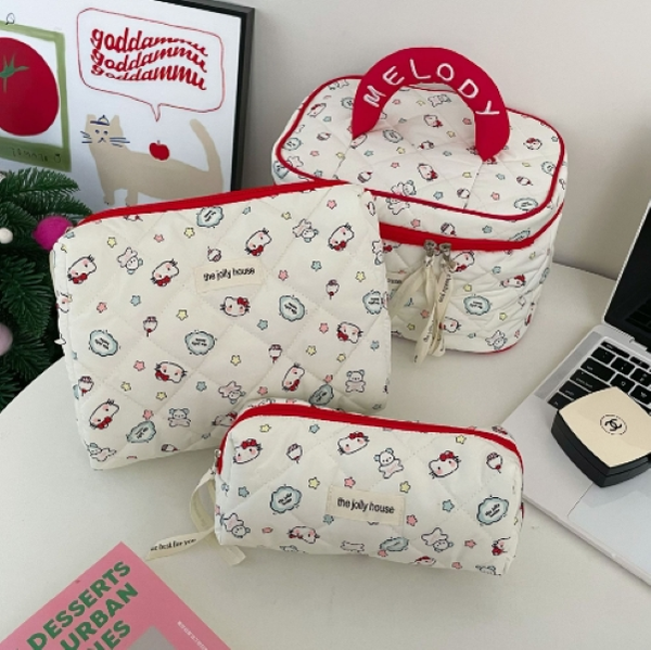 Chic Feminine Trave… - image