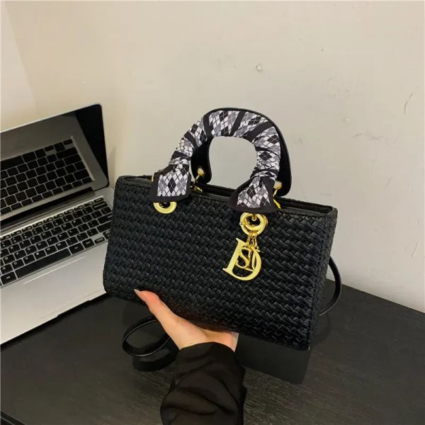 Designer Bags Shoulder Bags Luxury Bags Crossbody Designer 2025 Spring New Fashion Knitted Crossbody Bags Women's Artwork Handbags Large Capacity Shopping Bags, Colour8
Designer Bags Shoulder Bags Luxury Bags Crossbody Designer 2025 Spring New Fashion Knitted Crossbody Bags Women's Artwork Handbags Large Capacity Shopping Bags, Colour8