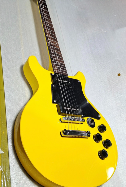 Yellow Electric Guitar Model Featuring Traditional Body Shape, Stylish Appearance & Robust Hardware
Yellow Electric Guitar Model Featuring Traditional Body Shape, Stylish Appearance & Robust Hardware