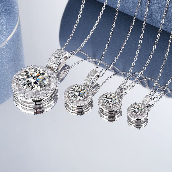 S925 Sterling Silver Halo Moissanite Necklace, Large Round Pendant, Luxury Jewelry for Women, Perfect Gift for Special Occasions
S925 Sterling Silver Halo Moissanite Necklace, Large Round Pendant, Luxury Jewelry for Women, Perfect Gift for Special Occasions