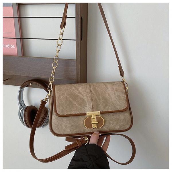 Chic Commuting Companion - Small Square Crossbody Bag with Premium Texture, Elegant Hand-Held Design for Women, Multi-color
Chic Commuting Companion - Small Square Crossbody Bag with Premium Texture, Elegant Hand-Held Design for Women, Multi-color