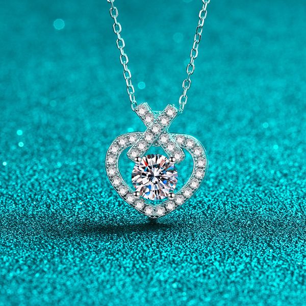 925 Sterling Silver Moissanite Heart Pendant Necklace PT950 Gold Plated Dainty Collarbone Chain Hypoallergenic Elegant Jewelry Wholesale
925 Sterling Silver Moissanite Heart Pendant Necklace PT950 Gold Plated Dainty Collarbone Chain Hypoallergenic Elegant Jewelry Wholesale