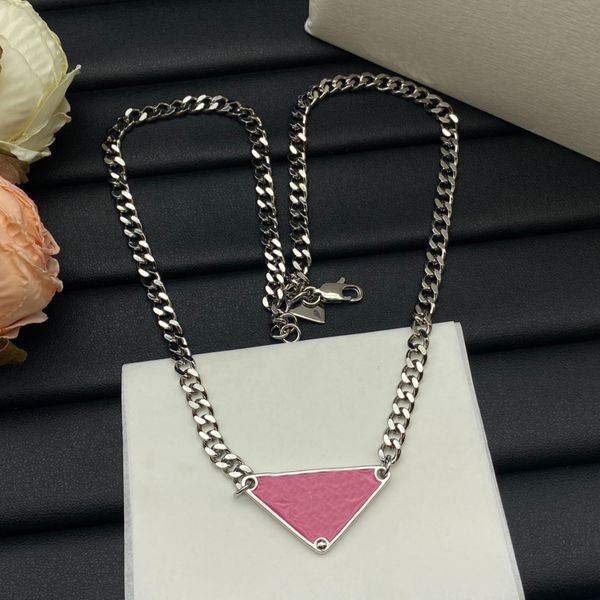 Designer Letter Triangle Necklace Womens Brand Pendant 18K Gold Plated Stainless Steel Necklace Choker Chain Wedding Luxury Jewelry with Box Gift
Designer Letter Triangle Necklace Womens Brand Pendant 18K Gold Plated Stainless Steel Necklace Choker Chain Wedding Luxury Jewelry with Box Gift