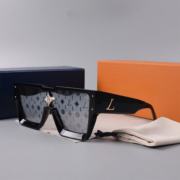 Designer Sunglasses for Man Woman Fashion Glasses Rectangle Big Full Frame Letter Design for Man Women 5 Option Top Quality
Designer Sunglasses for Man Woman Fashion Glasses Rectangle Big Full Frame Letter Design for Man Women 5 Option Top Quality