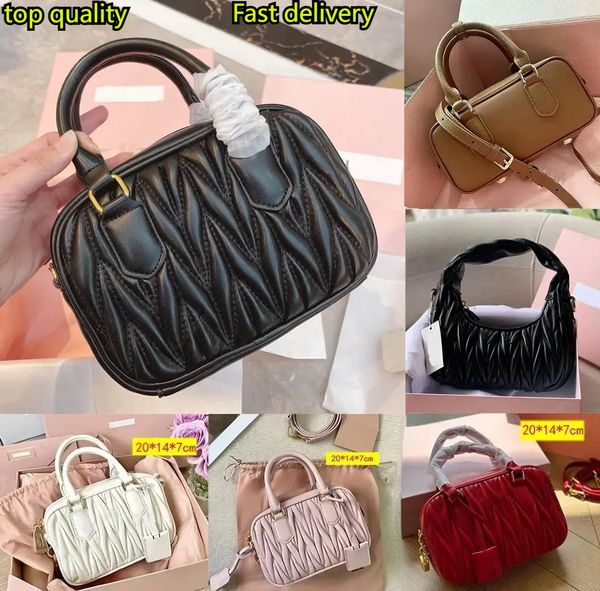top quality-Womens underarm hobo Crossbody bags Wander Matelasse with shoulder strap Genuine Leather clutch tote Designer purses small luxurious handbags, Pink-22cm
top quality-Womens underarm hobo Crossbody bags Wander Matelasse with shoulder strap Genuine Leather clutch tote Designer purses small luxurious handbags, Pink-22cm