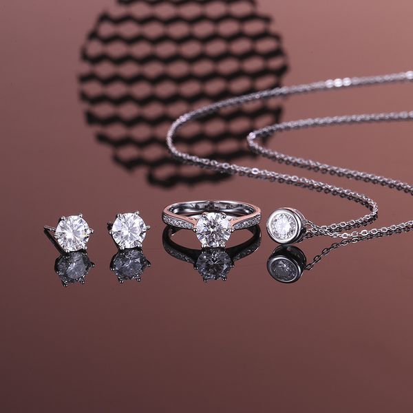 S925 Sterling Silver Moissanite Diamond 1 Carat Jewelry Set with Necklace, Earrings, and Ring for Women, Luxury Accessories Set
S925 Sterling Silver Moissanite Diamond 1 Carat Jewelry Set with Necklace, Earrings, and Ring for Women, Luxury Accessories Set