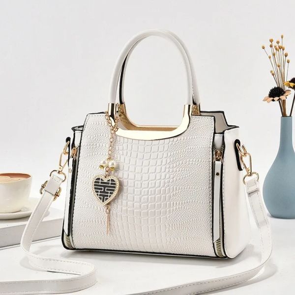 Designer Bag New Style Fashion Casual Free Shipping High-End Feeling Large Summer Trendy Atmospheric Versatile Single Shoulder Crossbody Bag, Khaki
Designer Bag New Style Fashion Casual Free Shipping High-End Feeling Large Summer Trendy Atmospheric Versatile Single Shoulder Crossbody Bag, Khaki