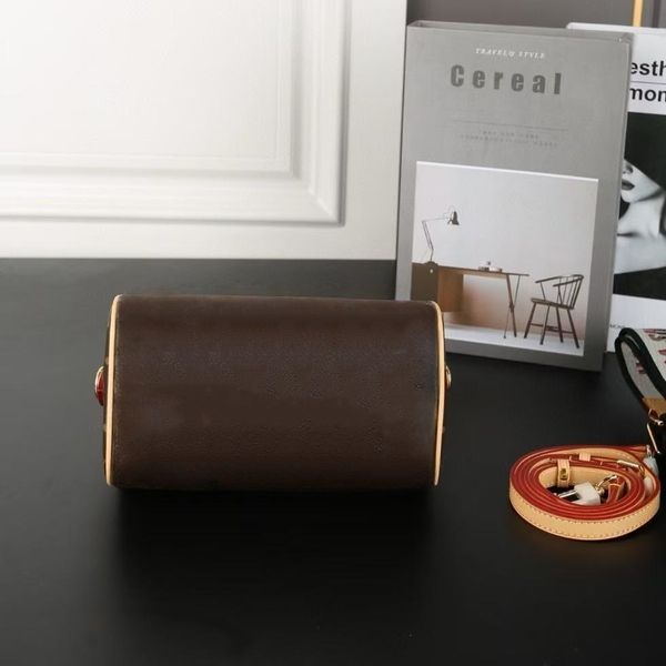 Hot baguette bag camera bag messenger bag shell bag mahjong bag pillow bag cosmetic bag sprinkler bag chain Bag croissant embossed armpit bag designer bag classics, Hot.1
Hot baguette bag camera bag messenger bag shell bag mahjong bag pillow bag cosmetic bag sprinkler bag chain Bag croissant embossed armpit bag designer bag classics, Hot.1