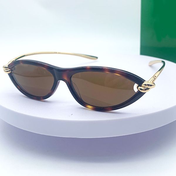 Summer Designer Knot Cat Eye Sunglasses 1390S Womens Mens Classic Black Small Frame Glasses Lens Hollow Out Design Style Travel Vacation UV Protection
Summer Designer Knot Cat Eye Sunglasses 1390S Womens Mens Classic Black Small Frame Glasses Lens Hollow Out Design Style Travel Vacation UV Protection