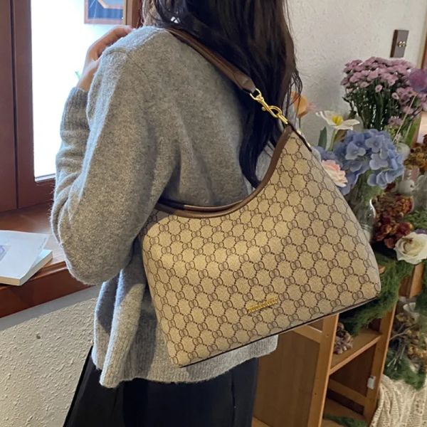 Tote bag Designer Bags Fashion Shoulder Bags Luxury Bag Crossbody Purse Fashion texture temperament commuter bag large capacity Tote bag, Black#
Tote bag Designer Bags Fashion Shoulder Bags Luxury Bag Crossbody Purse Fashion texture temperament commuter bag large capacity Tote bag, Black#