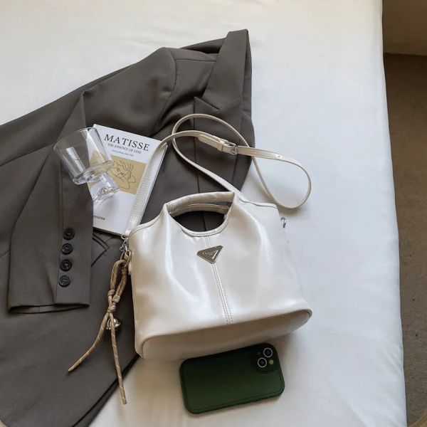 Designer Bags Fashion Shoulder Bags Luxury Bag Designer 2025 Shoulder Bag Ladies Flap Square Bag Brown Handbag Ladies Large Capacity Bucket Bag, Color 1
Designer Bags Fashion Shoulder Bags Luxury Bag Designer 2025 Shoulder Bag Ladies Flap Square Bag Brown Handbag Ladies Large Capacity Bucket Bag, Color 1