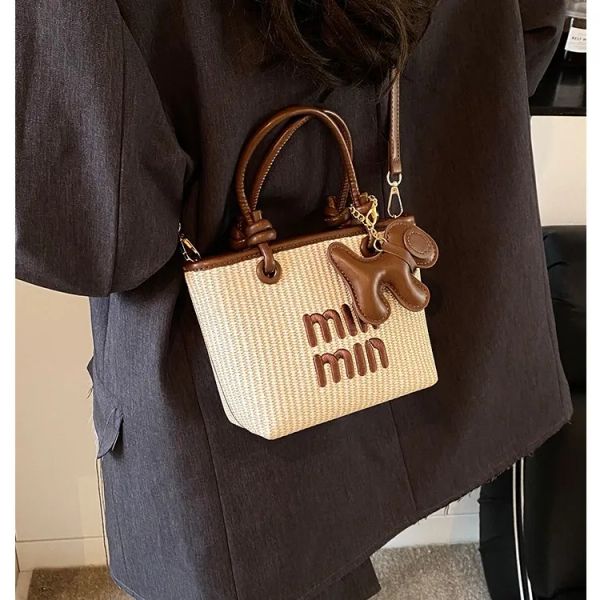Designer Bag Fashion Shoulder Bag Crossbody Luxury Bag Women's Woven Straw Bucket Bag 2025 New Beach Vacation Fashion Rattan Handbag Shoulder Bag, Pink
Designer Bag Fashion Shoulder Bag Crossbody Luxury Bag Women's Woven Straw Bucket Bag 2025 New Beach Vacation Fashion Rattan Handbag Shoulder Bag, Pink