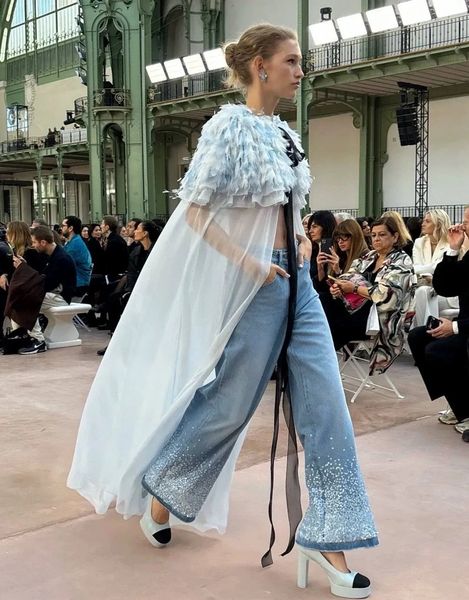 Chan 2025 New Jeans…