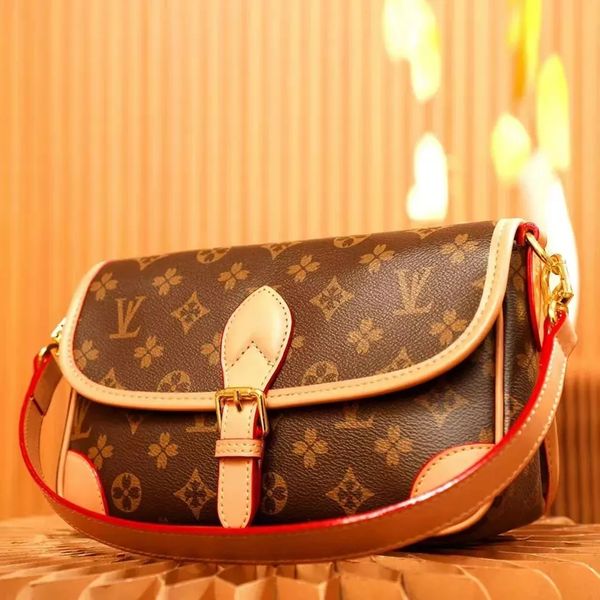 2025 Women Luxurys Designer Crossbody Diane Baguette Classic Vintage Canvas Strap Flower Flap Embossed Letters Clutch Purse Shoulder Bags Tote Bag, #11
2025 Women Luxurys Designer Crossbody Diane Baguette Classic Vintage Canvas Strap Flower Flap Embossed Letters Clutch Purse Shoulder Bags Tote Bag, #11